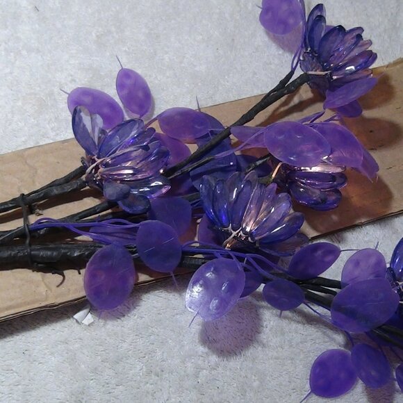 River of Goods Purple Daffodils LED Branch Transparent Pedal Plastic Leaves 24" - Picture 5 of 16